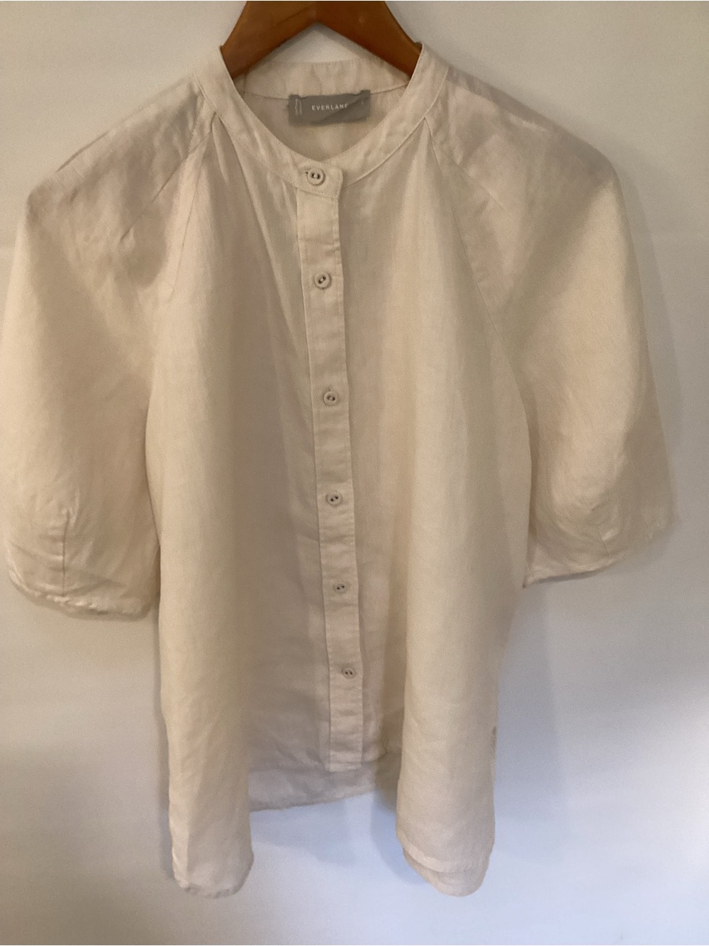 Everlane Women’s Linen Cream Button-Front Puff Sleeve Top